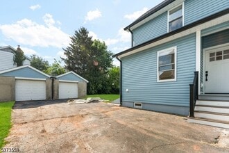 65 Anderson St, Unit 1 in Raritan, NJ - Building Photo - Building Photo
