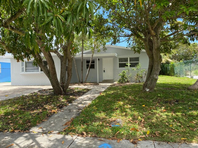 307 NW 11th Ave in Delray Beach, FL - Building Photo - Building Photo