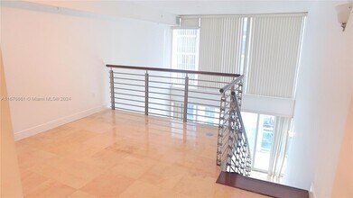 41 SE 5th St, Unit 814 in Miami, FL - Foto de edificio - Building Photo