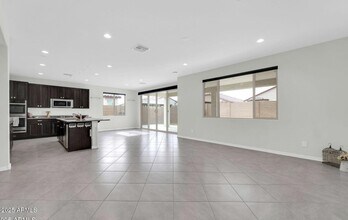 19026 W Becker Ln in Surprise, AZ - Building Photo - Building Photo
