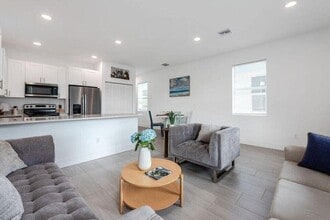 2689 Hiawatha Ave in West Palm Beach, FL - Building Photo - Building Photo