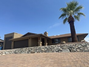 2830 Yuma Dr in Lake Havasu City, AZ - Foto de edificio - Building Photo