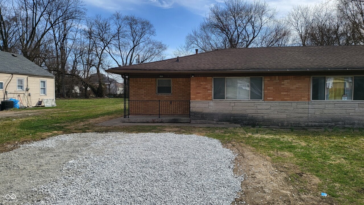 2811 N Hawthorne Ln in Indianapolis, IN - Building Photo
