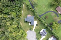 13201 Silverdust Ln in Chester, VA - Foto de edificio - Building Photo