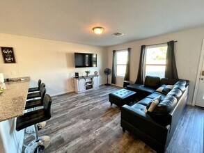 564 Holly St in Bullhead City, AZ - Building Photo - Building Photo