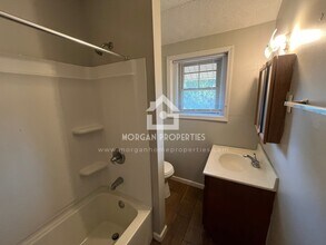 302 S 12th St, Unit 7 in New Castle, IN - Foto de edificio - Building Photo