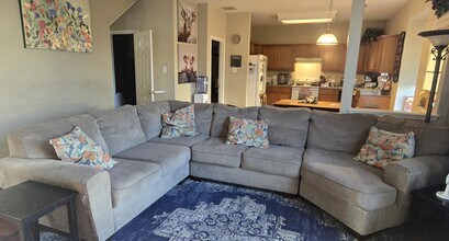 16902 Graham Walk in San Antonio, TX - Foto de edificio - Building Photo