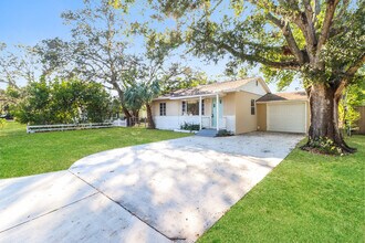1314 Friend Ave in Clearwater, FL - Foto de edificio - Building Photo