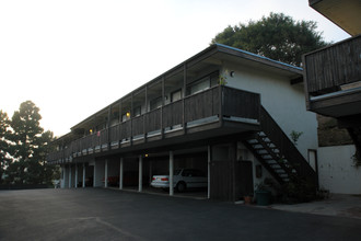 1906 Red Rose Way in Santa Barbara, CA - Building Photo - Building Photo