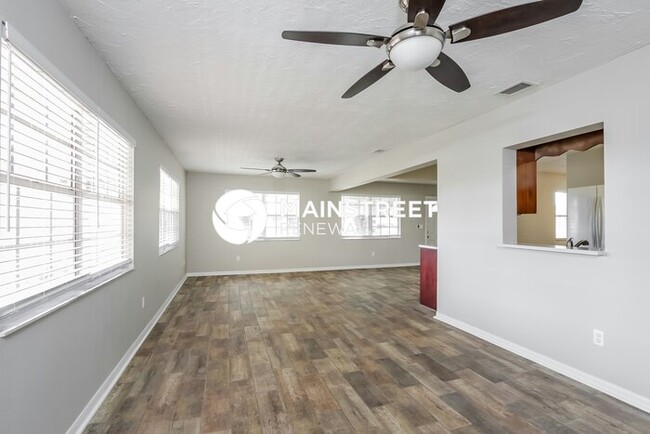 731 Cypress Ave in Venice, FL - Building Photo - Building Photo