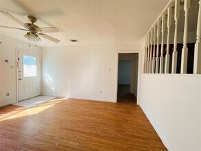 7402 Geneva Dr in Austin, TX - Building Photo - Building Photo