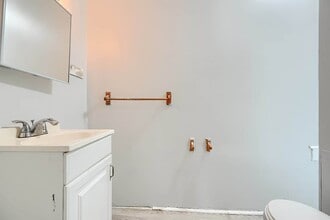 151X E Hoffman St in Baltimore, MD - Building Photo - Building Photo