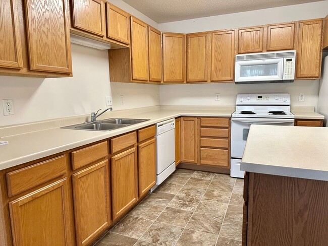 4431 Calico Dr S in Fargo, ND - Building Photo - Building Photo