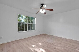 1264 Ocala Rd in Tallahassee, FL - Foto de edificio - Building Photo