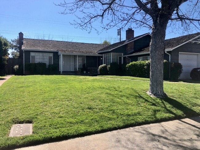 property at 3112-3112 Miramar Rd
