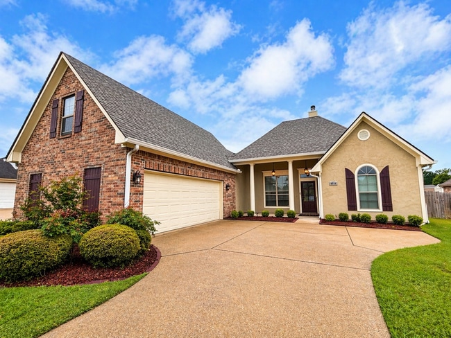 property at 4938 Par Cir