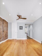 Bedford Street in New York, NY - Building Photo - Building Photo