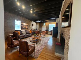 916 W Belmont Ave in Chicago, IL - Building Photo