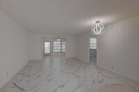 8 Willowbrook Ln, Unit 104