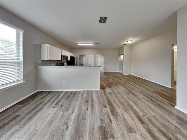 10008 Blue Bell Dr in Fort Worth, TX - Building Photo - Building Photo