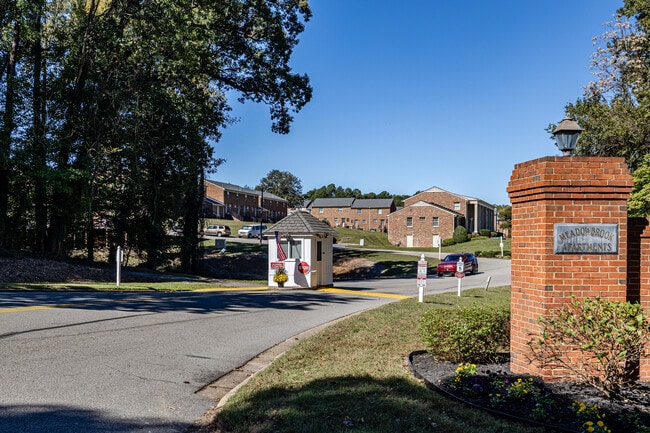 Meadowbrook Apartments in Meadowbrook, VA - Building Photo - Building Photo