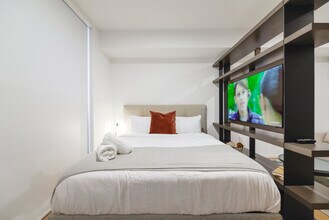 398 NE 5th St in Miami, FL - Foto de edificio - Building Photo