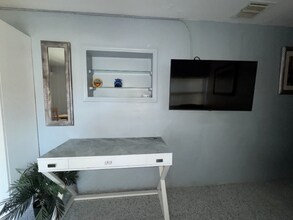 6001 NW 43rd Ave in Fort Lauderdale, FL - Foto de edificio - Building Photo