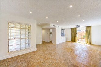 9031 Sharpcrest St in Houston, TX - Building Photo - Building Photo