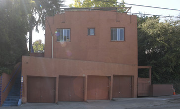 942 Vermont St in Oakland, CA - Building Photo - Building Photo