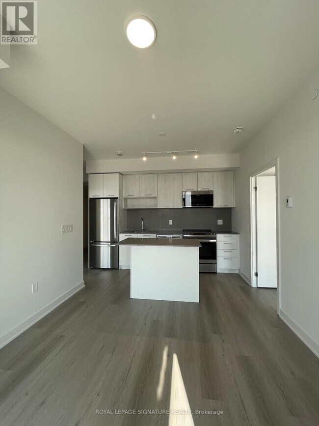 40 Lagerfeld Dr in Brampton, ON - Building Photo - Building Photo