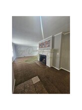 7900 E 87th St in Raytown, MO - Foto de edificio - Building Photo