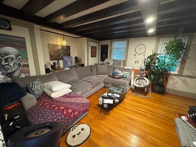 17 Glenmont Rd in Boston, MA - Building Photo - Building Photo