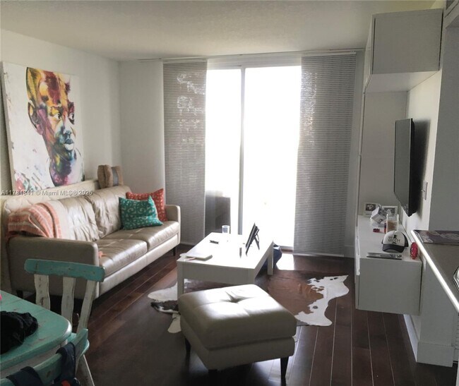 816 NW 11th St in Miami, FL - Building Photo - Building Photo