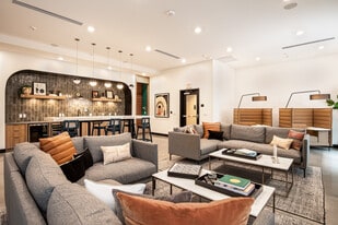 Alice House in Oakland, CA - Building Photo