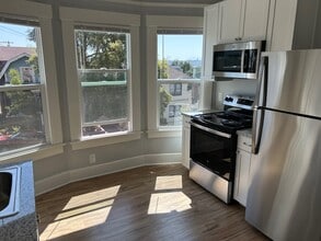 815 Napa St, Unit 815-A Napa St in Vallejo, CA - Foto de edificio - Building Photo