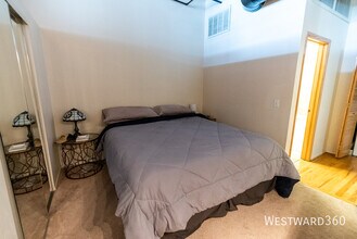 1250 W Van Buren St in Chicago, IL - Building Photo - Building Photo