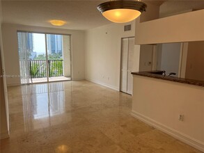 17145 N Bay Rd in Sunny Isles Beach, FL - Building Photo - Building Photo