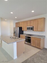 11680 Hamilton Lk Ave in Las Vegas, NV - Building Photo - Building Photo