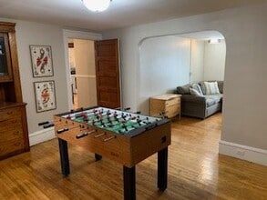 423 E Portage Ave, Unit 2 in Sault Ste. Marie, MI - Foto de edificio - Building Photo