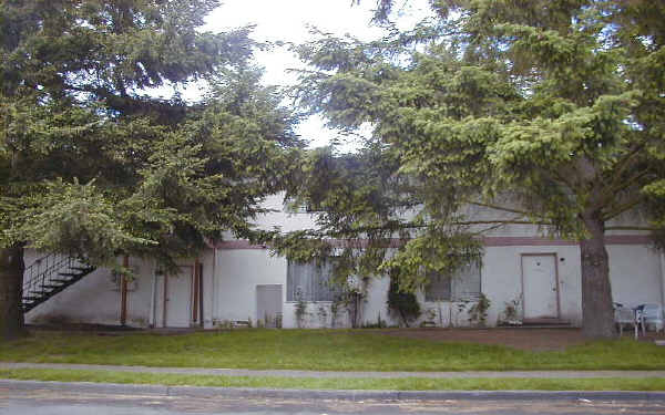 2212 O St NE in Auburn, WA - Building Photo