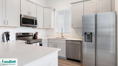 8200 W Encanto Blvd in Phoenix, AZ - Building Photo - Building Photo