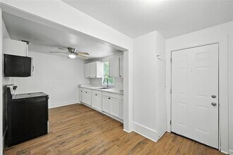 903 W Baker St in Denison, TX - Building Photo - Building Photo