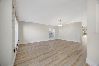 19026 Fishermans Bend Dr in Lutz, FL - Building Photo - Building Photo