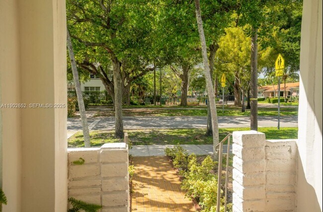 2121 SW 13th Ave in Miami, FL - Building Photo - Building Photo