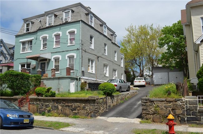 45 Highland Ave in Yonkers, NY - Building Photo - Building Photo