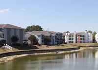 Lake in Houston, TX - Foto de edificio - Building Photo