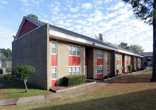 Woodlands Wake Village in Texarkana, TX - Building Photo - Primary Photo