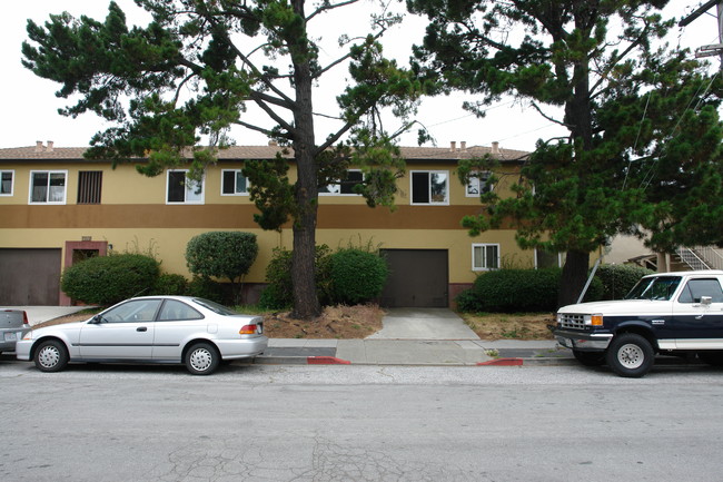 620 Wessex Way in Belmont, CA - Building Photo - Building Photo