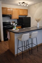 GLEN PLACE APARTMENTS in Duluth, MN - Foto de edificio - Building Photo