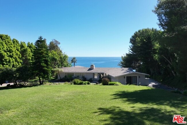 32440 Pacific Coast Hwy in Malibu, CA - Building Photo - Building Photo